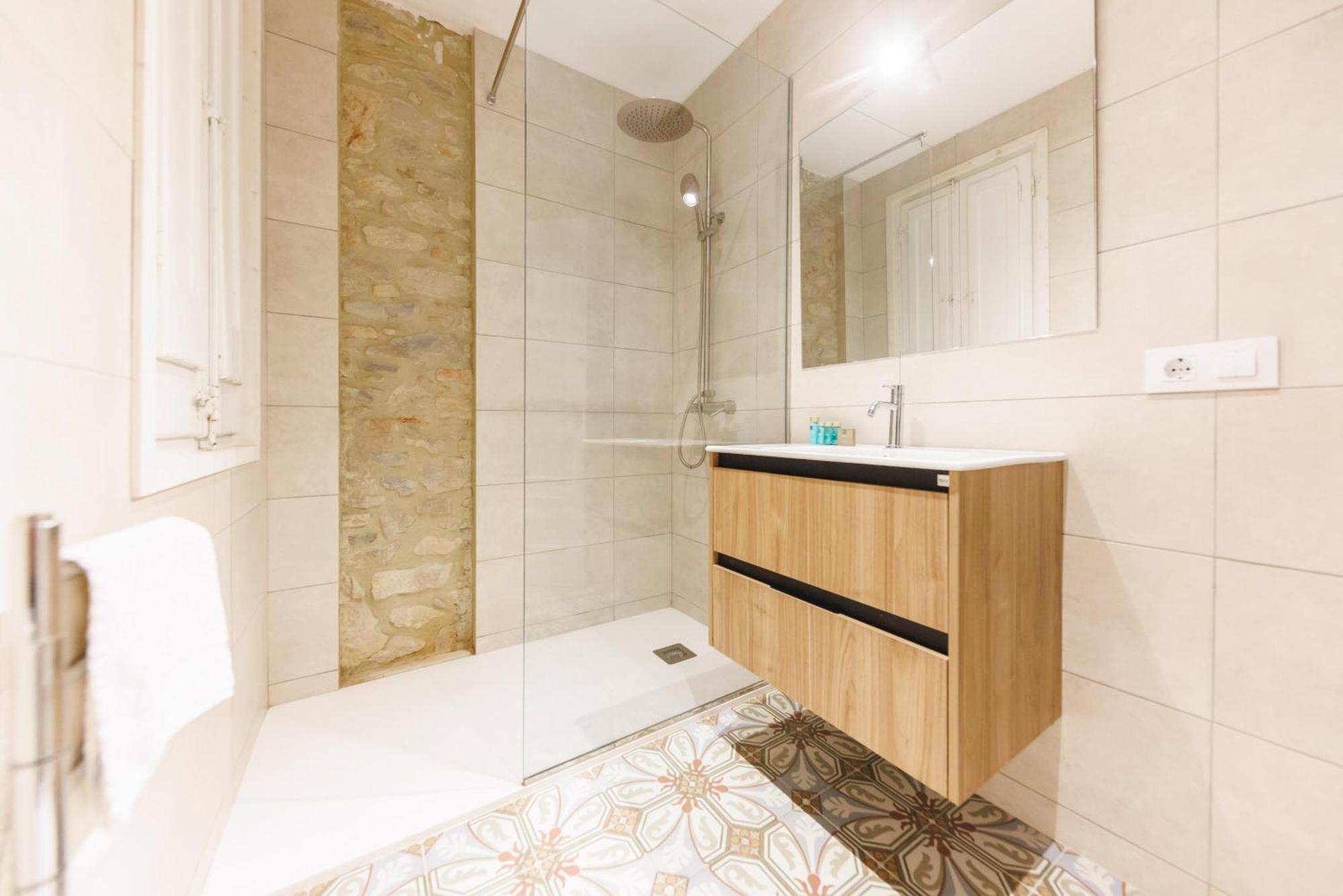 Bravissimo El Lleo, Bright 4-Bedroom Apartment Girona Eksteriør bilde